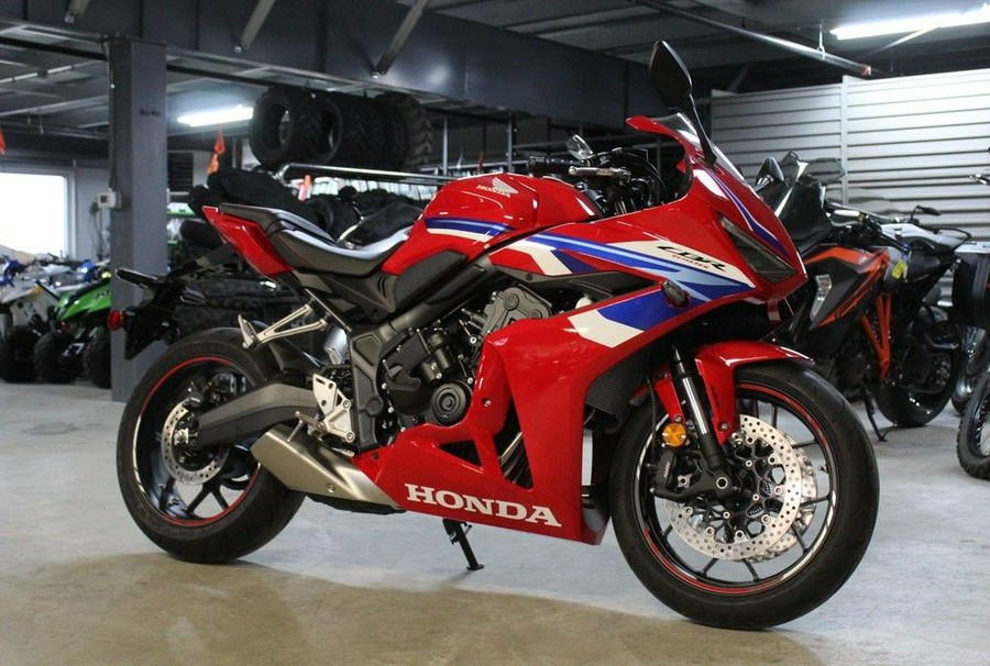 2025 Honda CBR650R E-Clutch