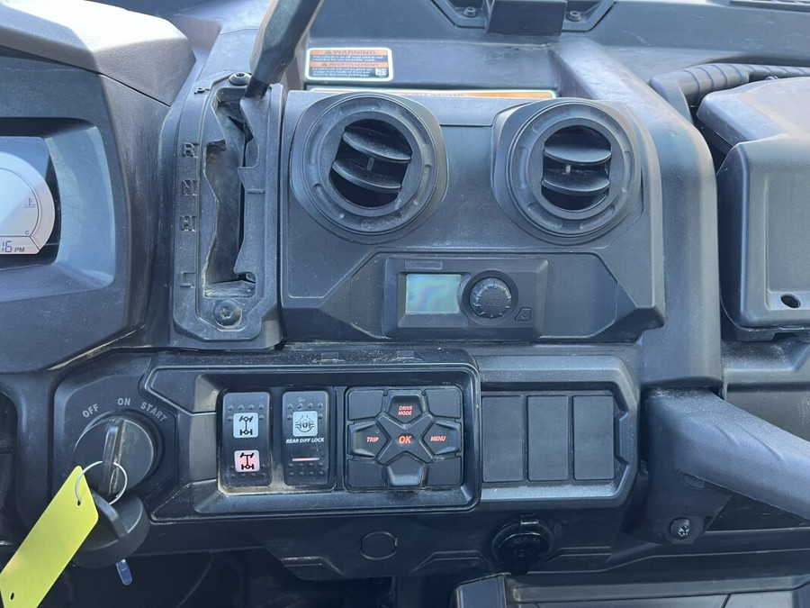 2023 Defender/traxter Limited