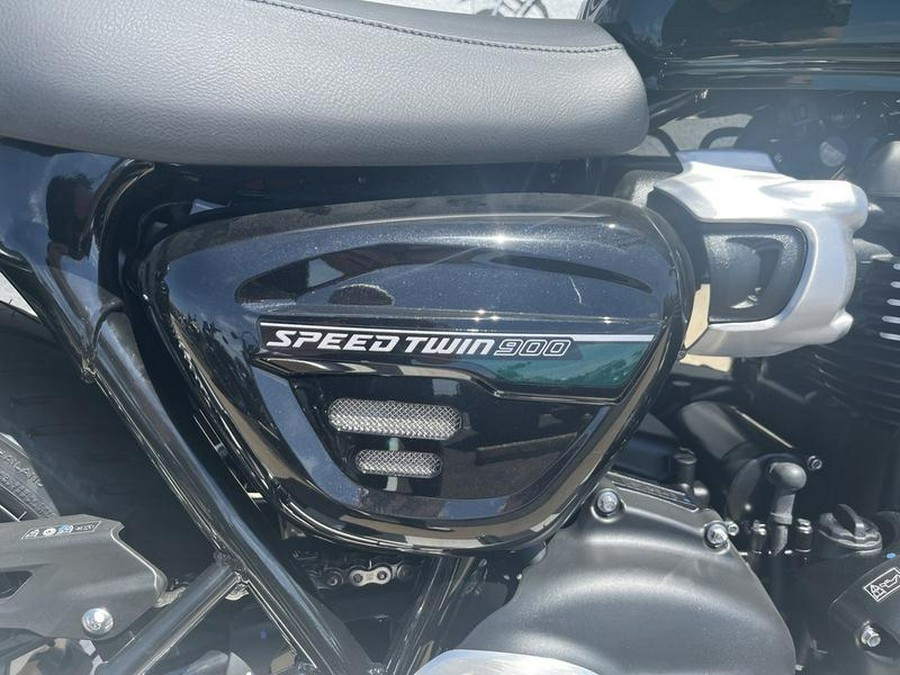 2024 Triumph Speed Twin 900 Competition Green/Phantom Black