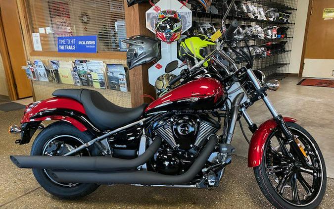 2025 Kawasaki Vulcan® 900 Custom CANDY FIRE RED / EBONY