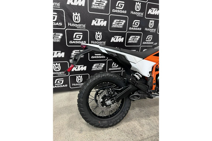 2026 KTM 390 Enduro R