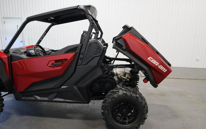 2024 Can-Am® Commander XT 700