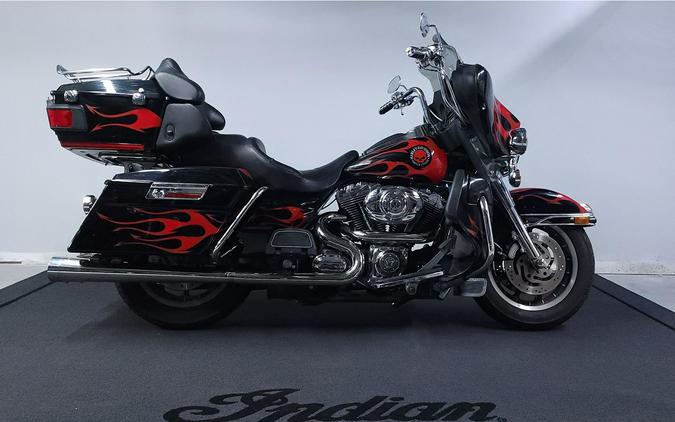 2007 Harley-Davidson® FLHTCU Ultra Classic® Electra Glide® Fire