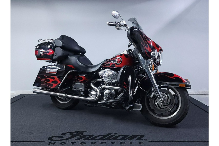 2007 Harley-Davidson® FLHTCU Ultra Classic® Electra Glide® Fire