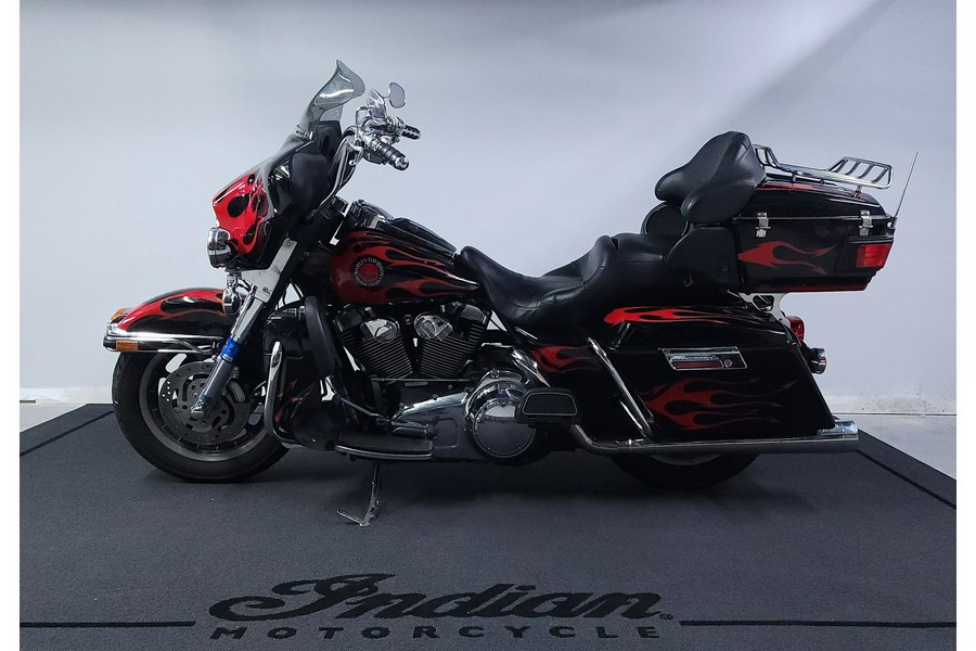 2007 Harley-Davidson® FLHTCU Ultra Classic® Electra Glide® Fire