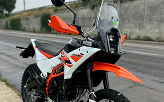 2025 KTM Adventure 390 R