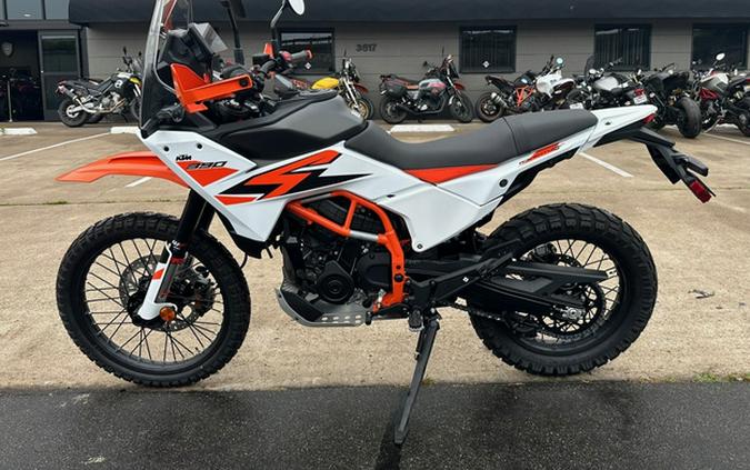 2025 KTM Adventure 390 R
