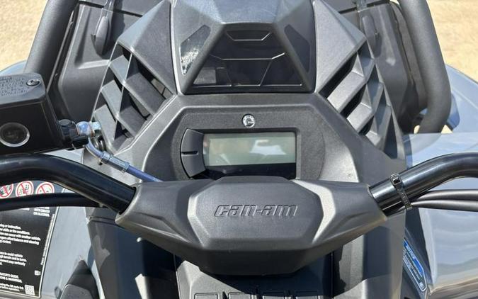 2027 Can-Am® Outlander X mr 700