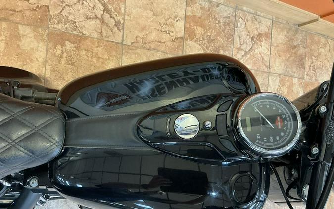 2016 Harley-Davidson® FLSS - Softail Slim® S