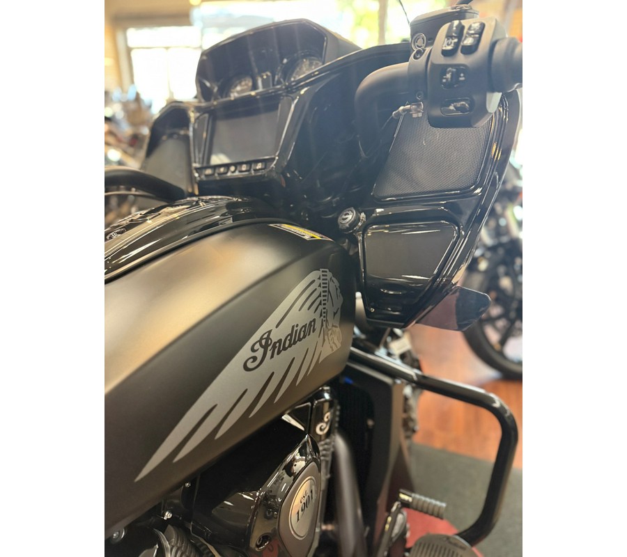 2025 Indian Challenger® Dark Horse®