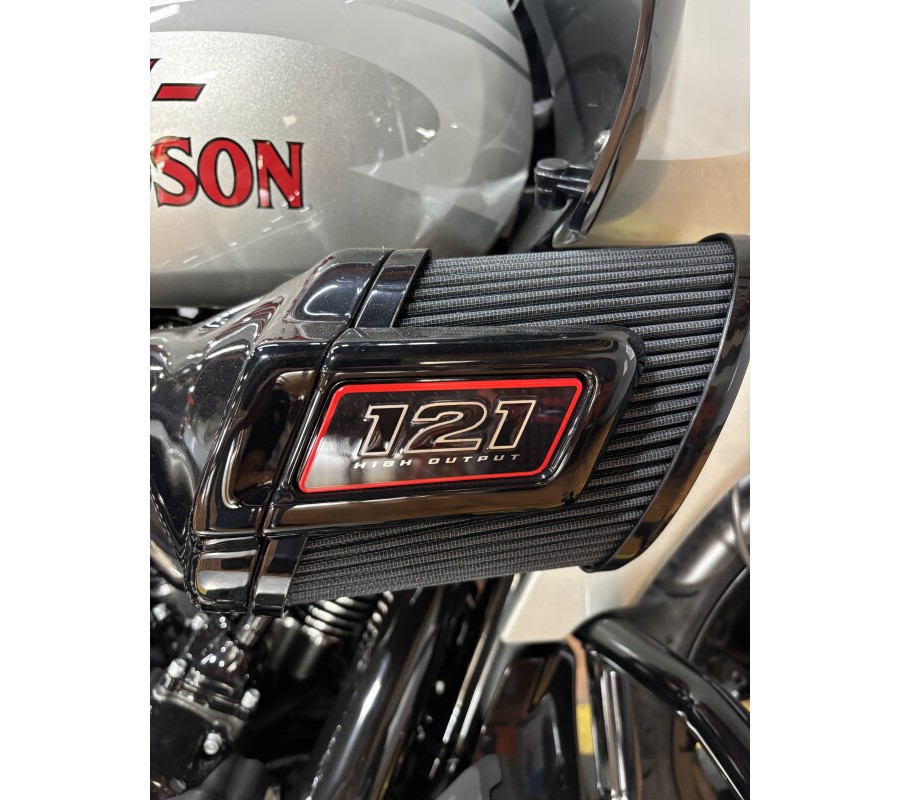 2025 Harley-Davidson® CVO™ Road Glide™ ST MERCURY SILVER