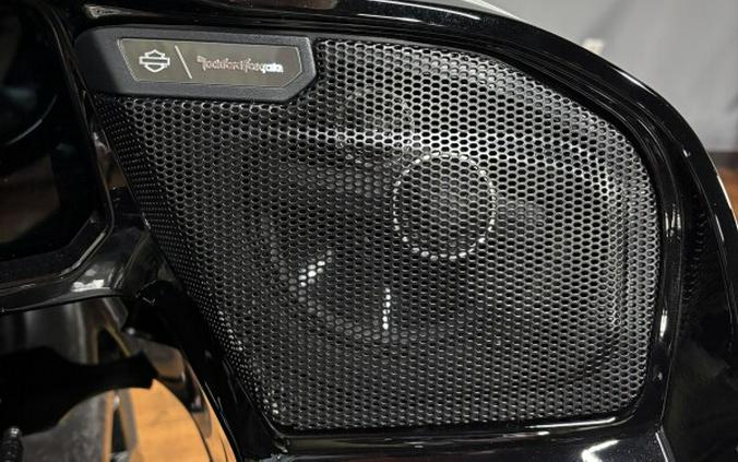 2025 Harley-Davidson® CVO™ Road Glide™ ST MERCURY SILVER