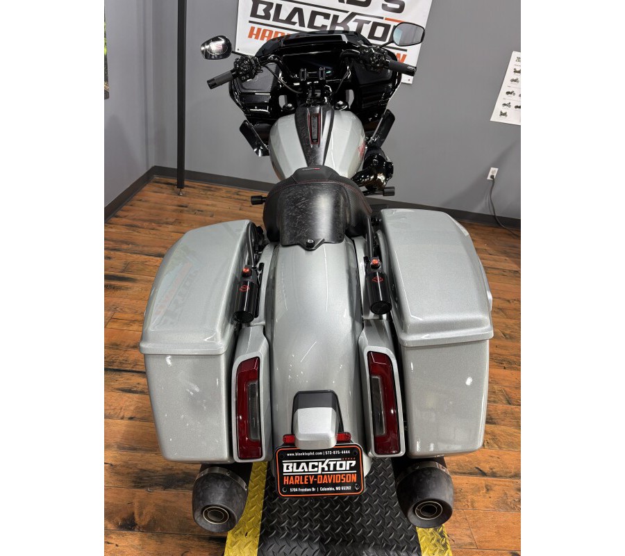 2025 Harley-Davidson® CVO™ Road Glide™ ST MERCURY SILVER