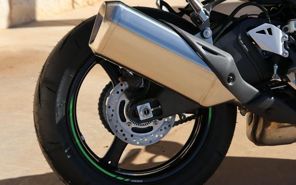 2025 KAWASAKI NINJA ZX10R