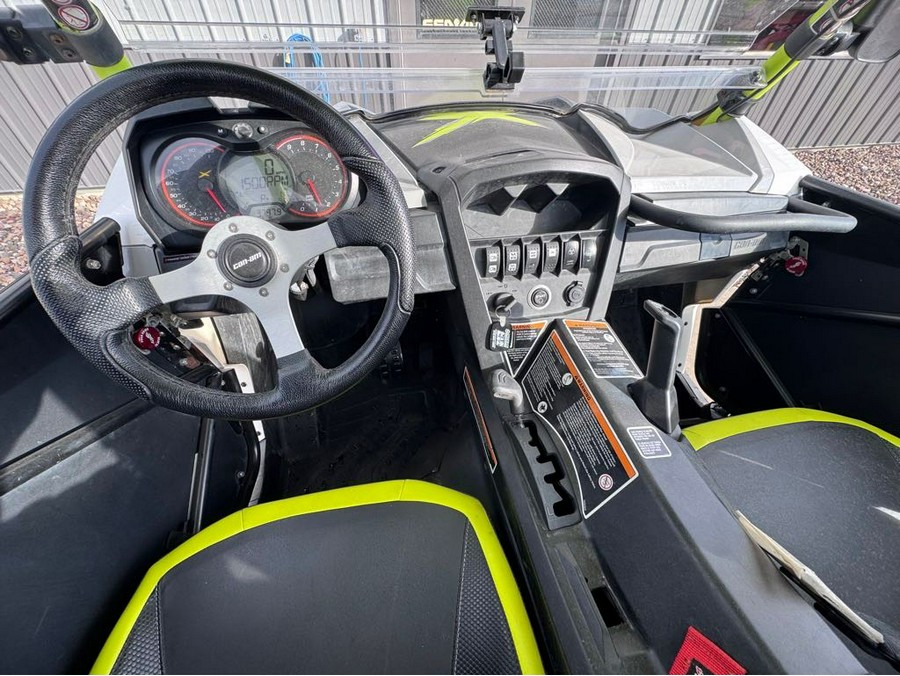 2015 Maverick™ X® ds TURBO - White/Grey/Manta Green - Can-Am