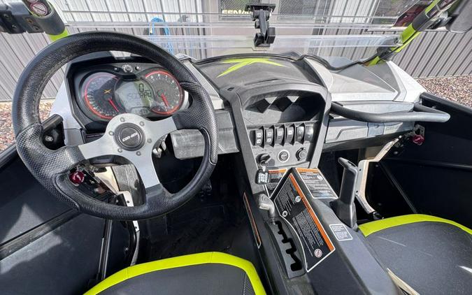 2015 Maverick™ X® ds TURBO - White/Grey/Manta Green - Can-Am