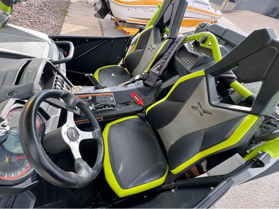 2015 Maverick™ X® ds TURBO - White/Grey/Manta Green - Can-Am