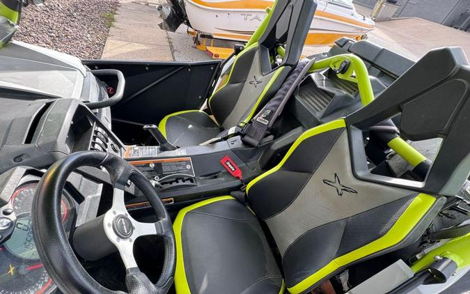 2015 Maverick™ X® ds TURBO - White/Grey/Manta Green - Can-Am