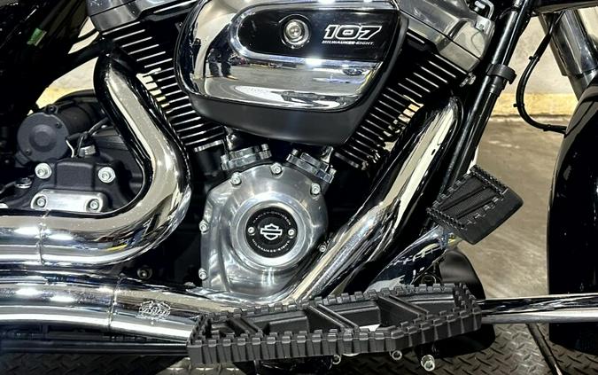 Harley-Davidson® Electra Glide® Standard 2021 FLHT 602339T BLACK