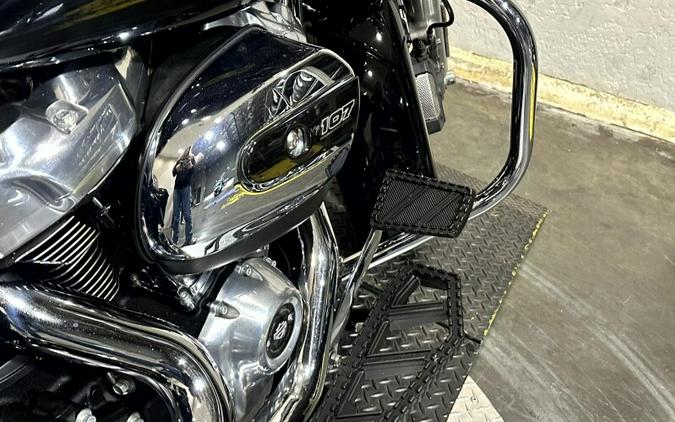 Harley-Davidson® Electra Glide® Standard 2021 FLHT 602339T BLACK