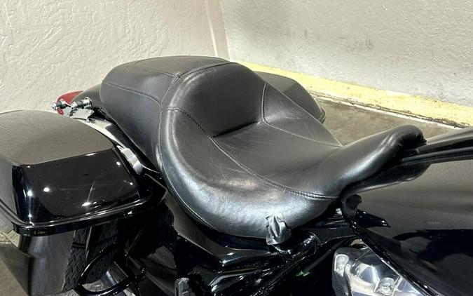 Harley-Davidson® Electra Glide® Standard 2021 FLHT 602339T BLACK