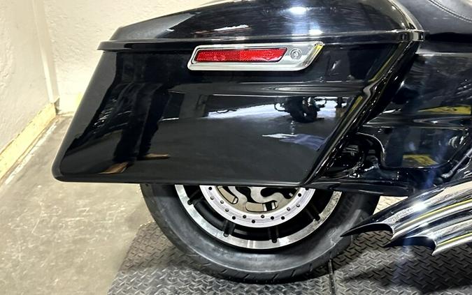 Harley-Davidson® Electra Glide® Standard 2021 FLHT 602339T BLACK