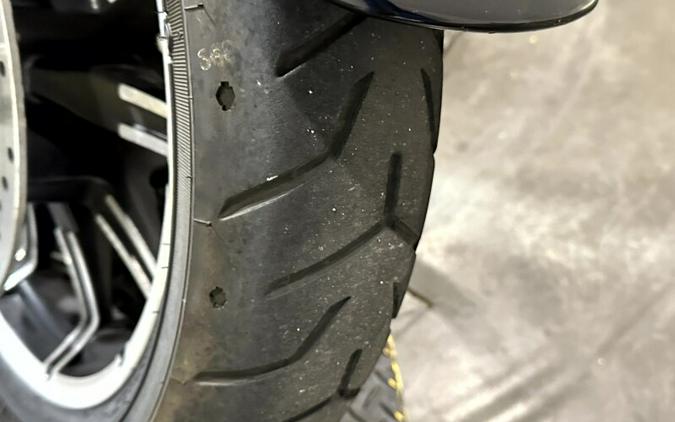 Harley-Davidson® Electra Glide® Standard 2021 FLHT 602339T BLACK