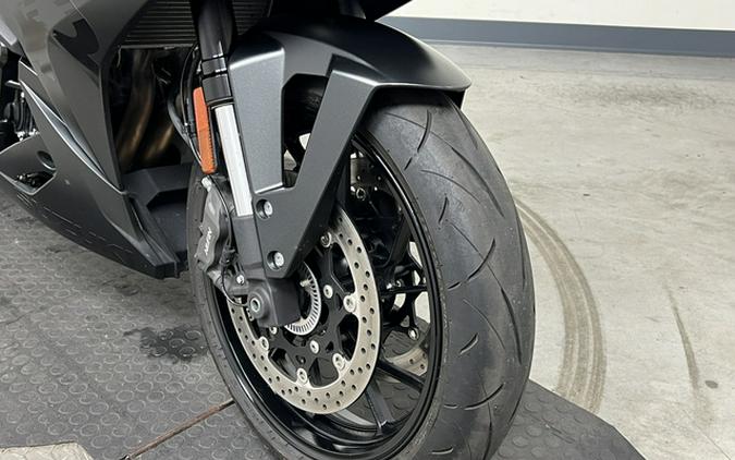2025 Suzuki GSX 8R (GSX800FRQM5)