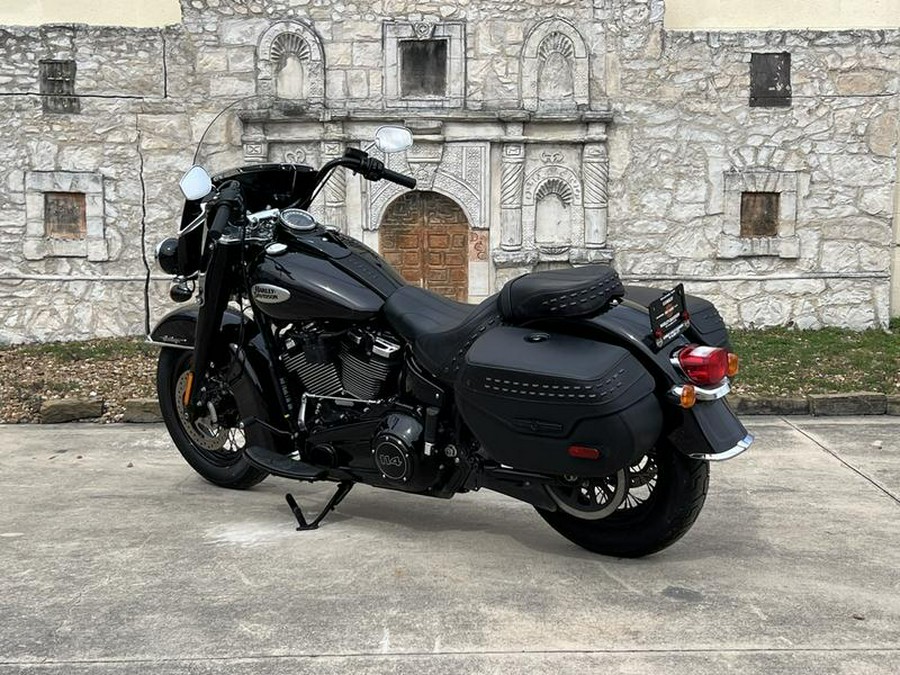 2021 Harley-Davidson® FLHCS - Heritage Classic 114