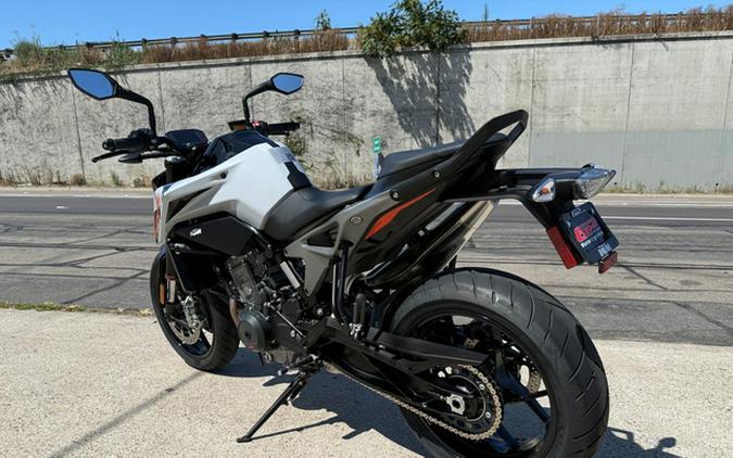 2024 KTM Duke 790