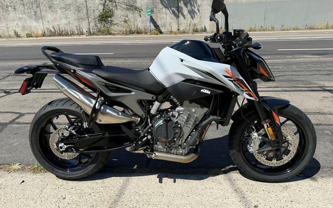 2024 KTM Duke 790