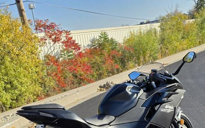 2026 Kawasaki Ninja® 500 ABS Metallic Flat Spark Black