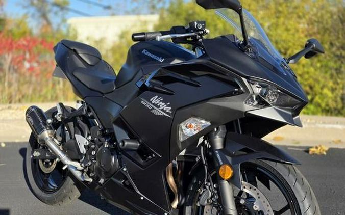 2026 Kawasaki Ninja® 500 ABS Metallic Flat Spark Black