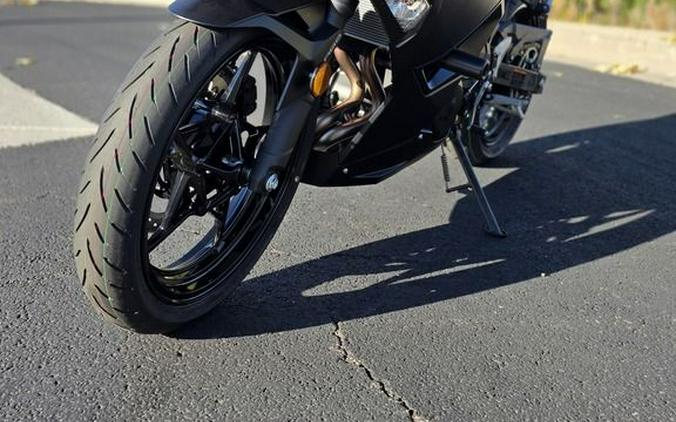2026 Kawasaki Ninja® 500 ABS Metallic Flat Spark Black