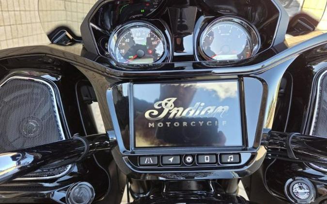 2026 Indian Motorcycle® Challenger® Limited 112 w/PowerBand Audio Black Metallic