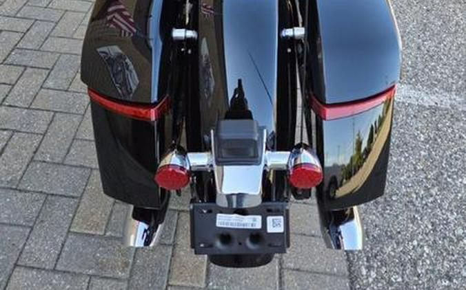 2026 Indian Motorcycle® Challenger® Limited 112 w/PowerBand Audio Black Metallic