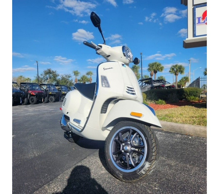 2025 VESPA GTS SUPER 300 - BIANCO INNOCENTE