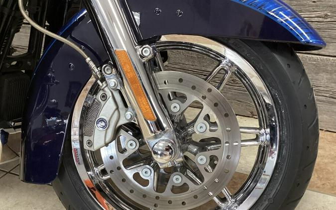 2014 Harley-Davidson® CVO™ Electra Glide Ultra Limited® Two-Tone Deep Jade Pearl/Vivid Black