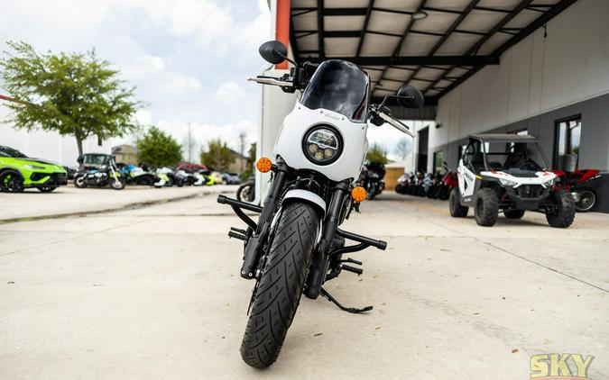 2024 Indian Motorcycle SPRT CHIEF GHOST WHITE METALLIC SMK 49ST Base
