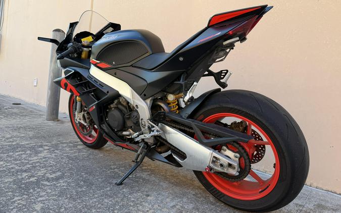 2023 APRILIA RSV4 1100