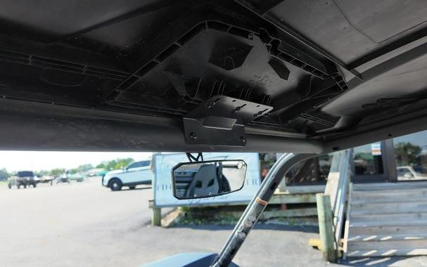 2025 Can-Am® Commander XT 700