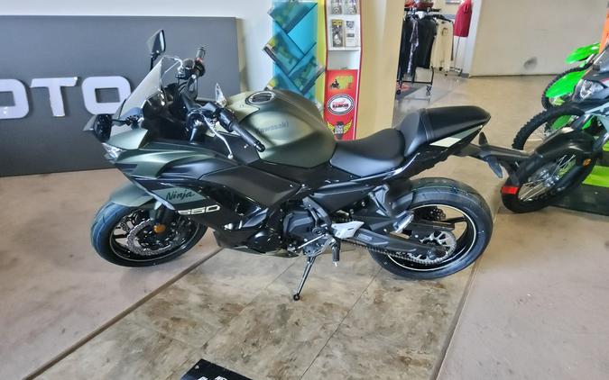 2024 Kawasaki Ninja® 650 KRT EDITION ABS