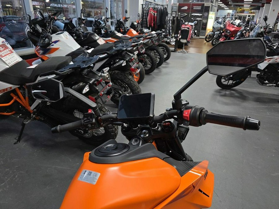 2025 KTM Duke 390