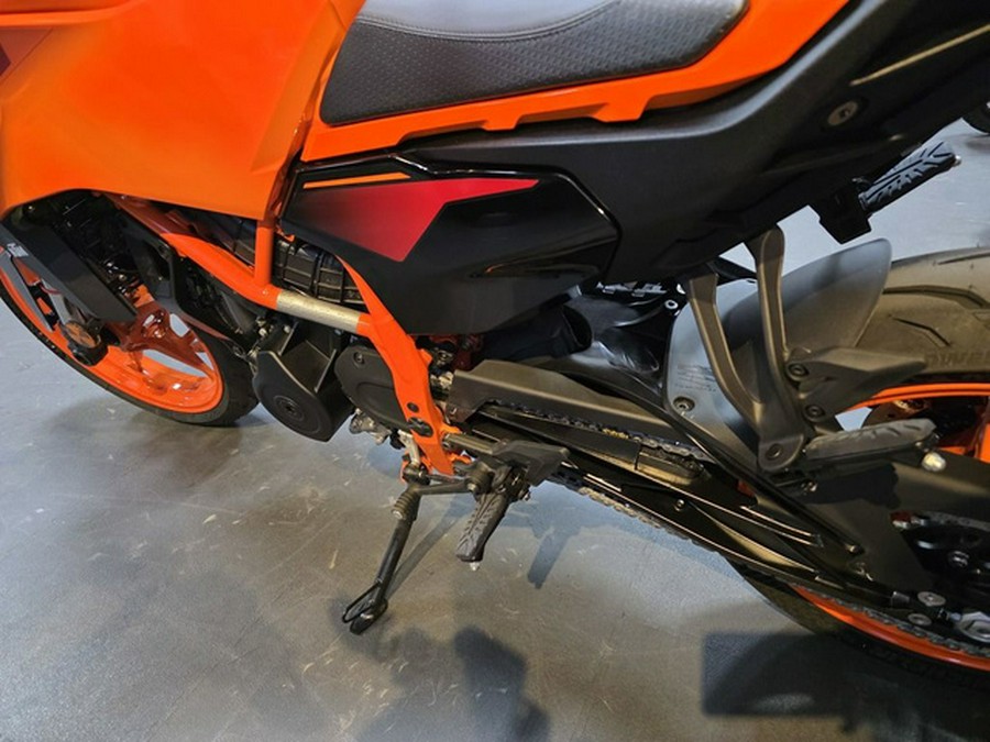 2025 KTM Duke 390