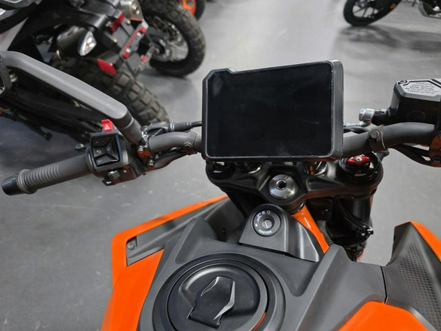 2025 KTM Duke 390
