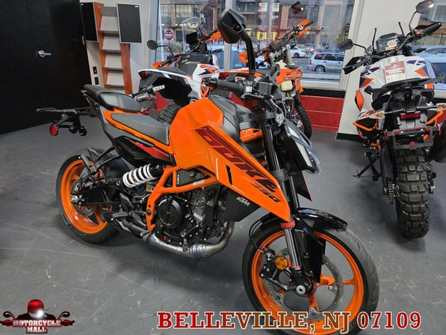 2025 KTM Duke 390