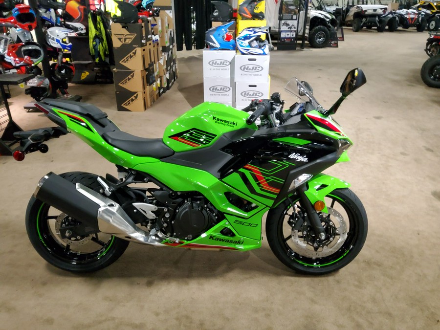 2024 Kawasaki Ninja® 500 Base