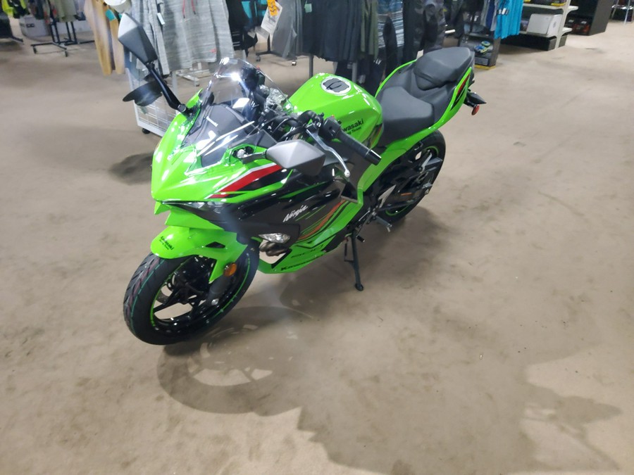 2024 Kawasaki Ninja® 500 Base