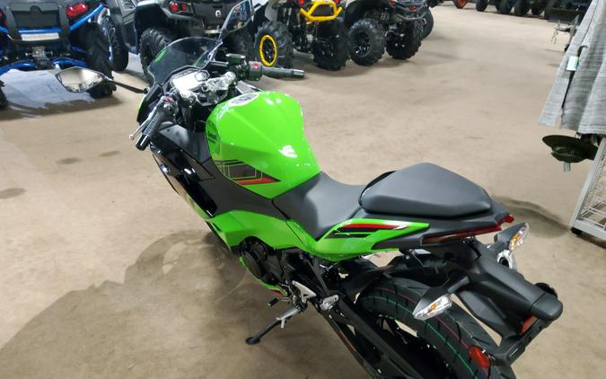 2024 Kawasaki Ninja® 500 Base