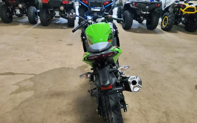 2024 Kawasaki Ninja® 500 Base